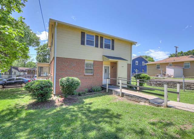 Property at 1801 Elliott Ave, Nashville, TN 37203, 4 beds, 2 baths
