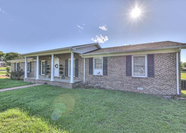 Property at 703 Dow Dr, Shelbyville, TN 37160, 3 beds, 2 baths