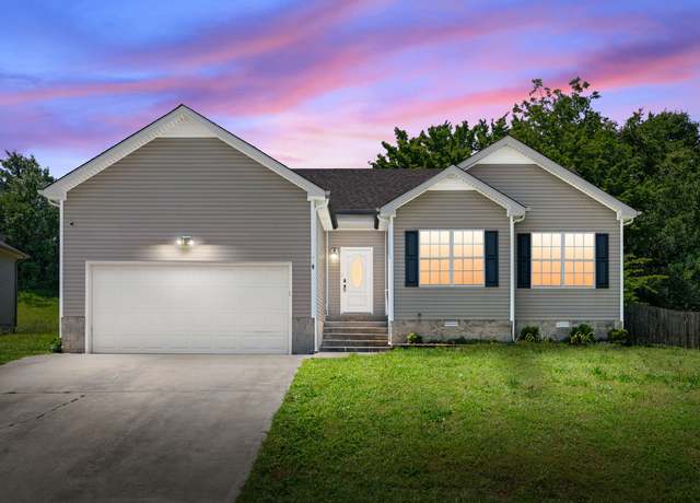 Property at 1382 Whitt Ln, Clarksville, TN 37042, 3 beds, 2 baths