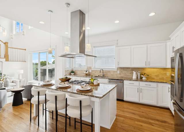 Property at 1818A Wildwood Ave, Nashville, TN 37212, 4 beds, 4 baths