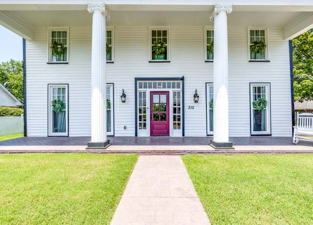 Property at 310 E Franklin St, Gallatin, TN 37066, 4 beds, 3 baths