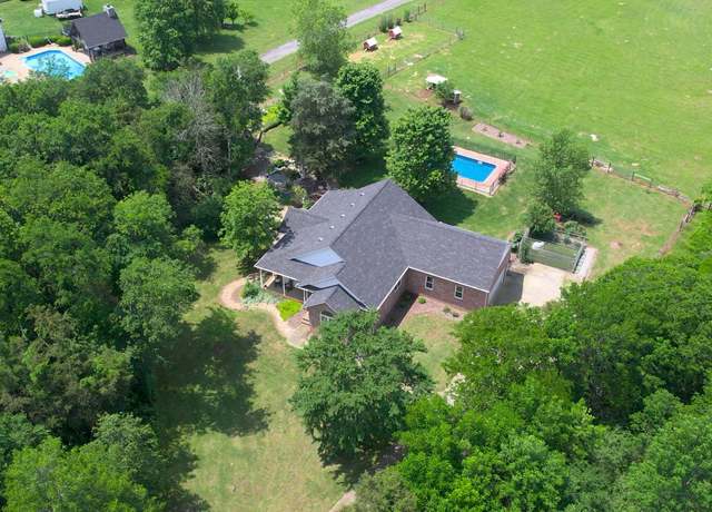Property at 3741 Rockdale Fellowship Rd, Mount Juliet, TN 37122, 3 beds, 4 baths