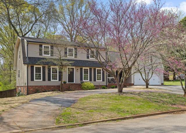 Property at 1614 Colonial Shores Dr, Hixson, TN 37343, 4 beds, 4 baths