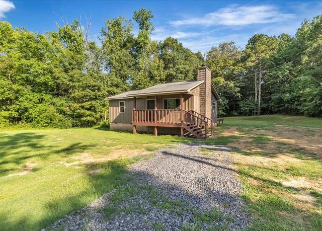 Property at 212 Cherokee Dr, Chatsworth, GA 30705, 2 beds, 1 bath