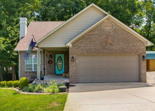 Property at 1200 White Dr, Lewisburg, TN 37091, 4 beds, 2.5 baths