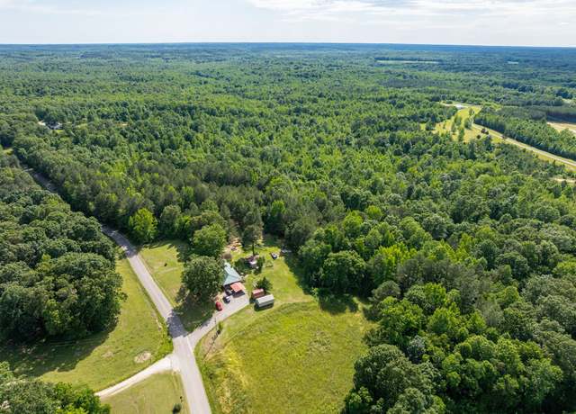 Property at 135 Old Union Church Rd, Holladay, TN 38341, 6 beds, 3 baths