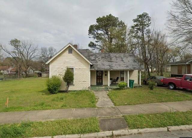 Property at 231 Jackson St, Jackson, TN 38301, 3 beds, 1 bath
