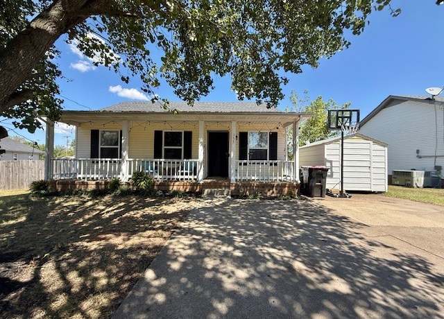 Property at 155 Union Hall Rd, Clarksville, TN 37040, 3 beds, 1.5 baths