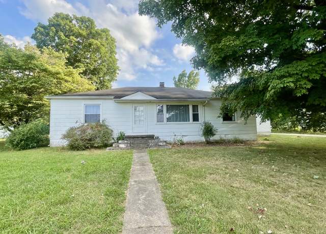 Property at 4391 Pulaski Hwy, Lawrenceburg, TN 38464, 3 beds, 2 baths