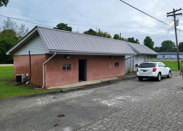 Property at 9100 Crossville Hwy, Sparta, TN 38583, 2 beds, 1 bath
