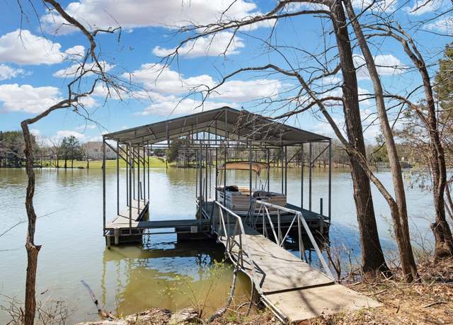 Property at 272 Davis Rd, Lebanon, TN 37087, 4 beds, 2.5 baths