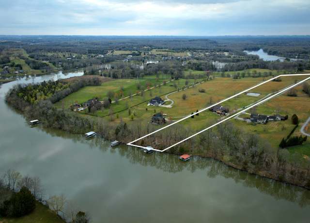Property at 272 Davis Rd, Lebanon, TN 37087, 4 beds, 2.5 baths