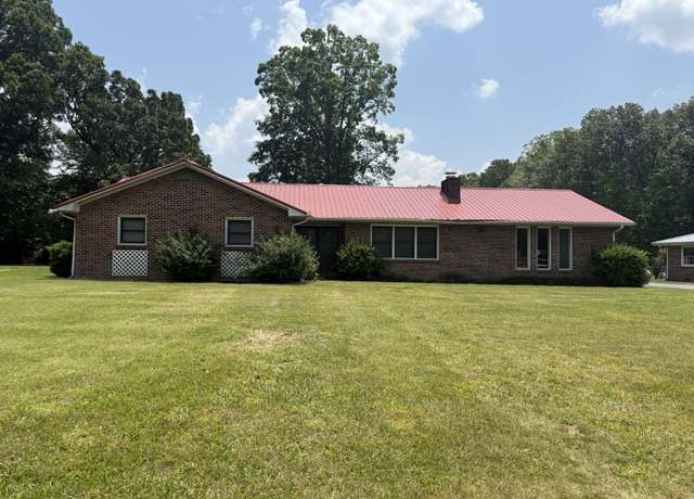 Property at 1221 Hillcrest Dr, Manchester, TN 37355, 3 beds, 2 baths