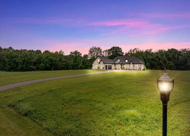 Property at 7182 Eagle Ridge Ln, Bowling Green, KY 42103, 4 beds, 3.5 baths
