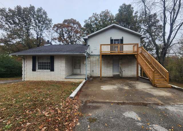 Property at 906 Edwards St, Madisonville, KY 42431, 5 beds, 3 baths