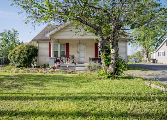 Property at 819 Bridge Ave, Murfreesboro, TN 37129, 3 beds, 2 baths
