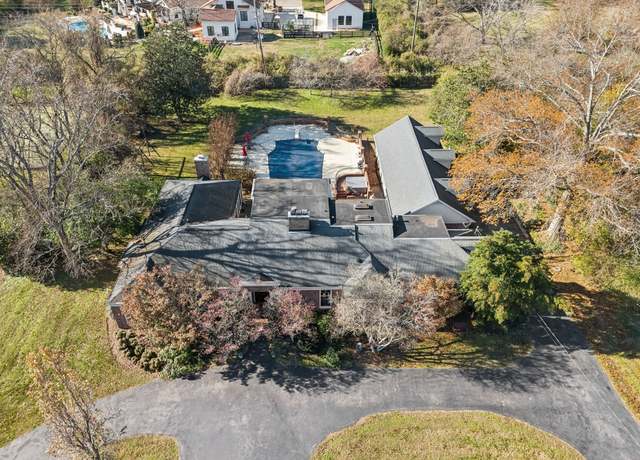Property at 115 Vossland Dr, Nashville, TN 37205, 5 beds, 7 baths