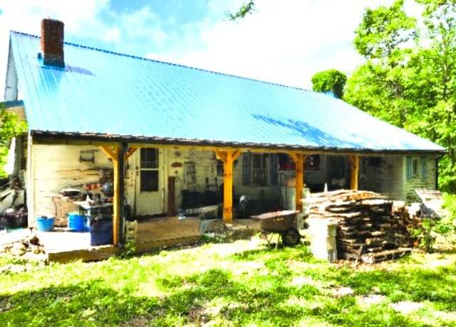 Property at 105 Log Home Ln, Moss, TN 38575, 4 beds, 1 bath