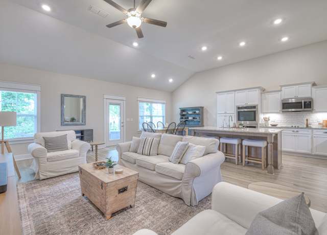 Property at 2329 Fig Dr, Murfreesboro, TN 37127, 4 beds, 3 baths