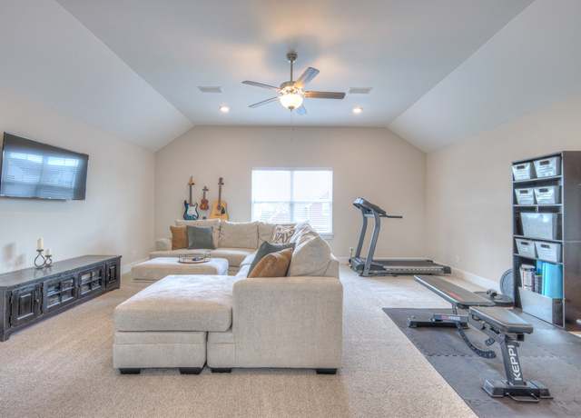 Property at 2329 Fig Dr, Murfreesboro, TN 37127, 4 beds, 3 baths