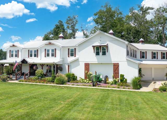 Property at 344 Whitaker Rd, Shelbyville, TN 37160, 6 beds, 3.5 baths