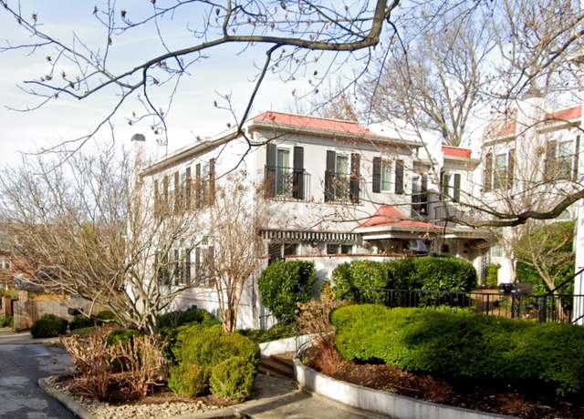 Property at 110 Christopher Pl, Nashville, TN 37205, 5 beds, 4.5 baths