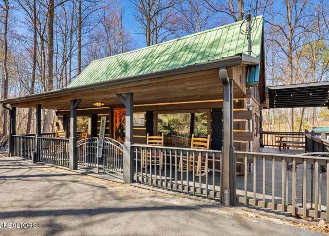 Property at 2157 E View Dr, Sevierville, TN 37876, 1 bed, 2 baths