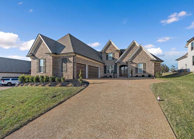 Property at 975 Luxborough Dr, Hendersonville, TN 37075, 4 beds, 3 baths