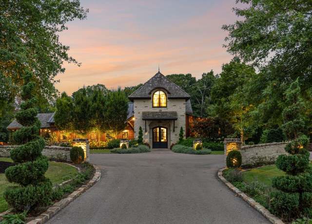 Property at 5715 Greenbrier Rd, Franklin, TN 37064, 4 beds, 4.5 baths