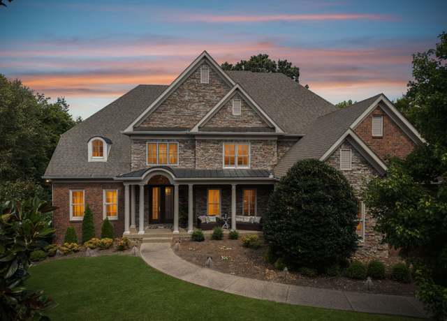 Property at 8218 Holly Rd, Brentwood, TN 37027, 5 beds, 4.5 baths