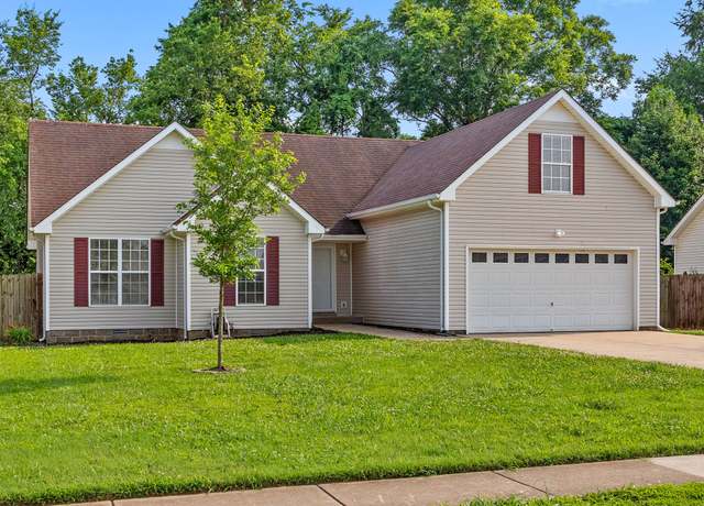 Property at 4045 New Grange Cir, Clarksville, TN 37040, 3 beds, 2 baths