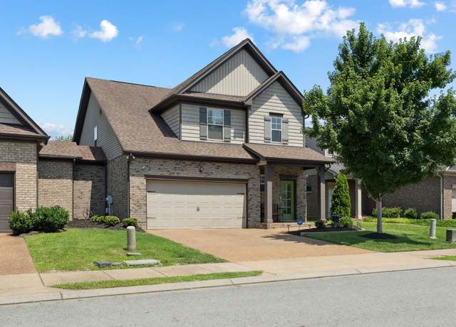 Property at 119 Trenton Ln, Hendersonville, TN 37075, 3 beds, 2.5 baths