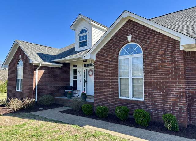 Property at 2550 Creekmont Dr N, Lawrenceburg, TN 38464, 3 beds, 2 baths