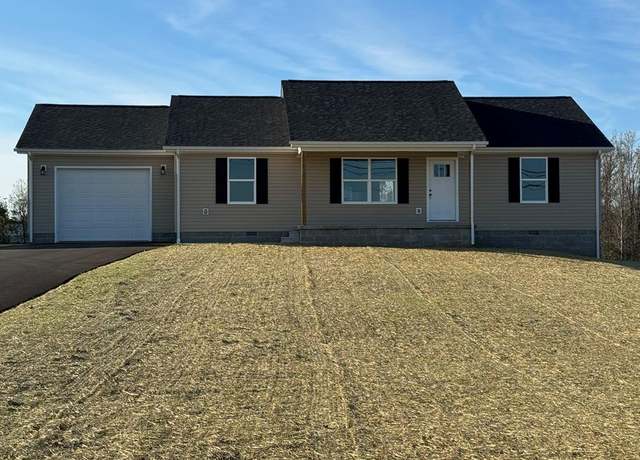 Property at 3352 Mcminnville Hwy, Sparta, TN 38583, 3 beds, 2 baths