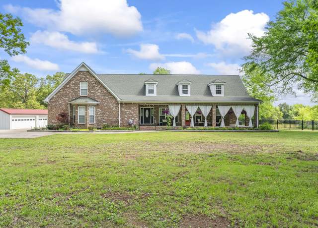 Property at 350 Baxter Rd, Murfreesboro, TN 37130, 3 beds, 3 baths