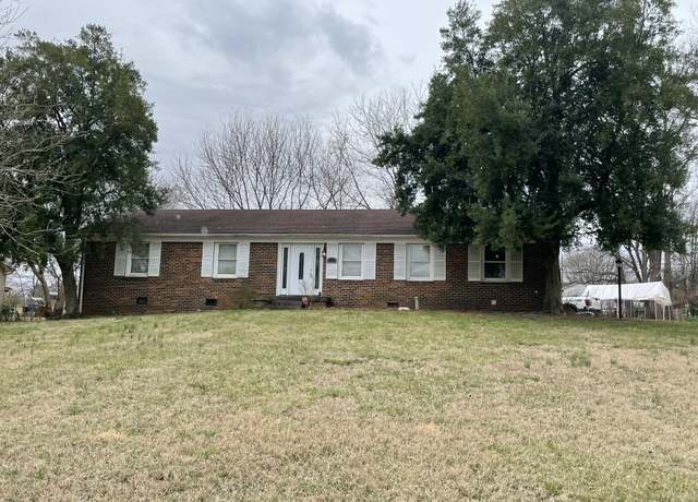 Property at 516 Nashboro Rd, Clarksville, TN 37042, 3 beds, 2 baths