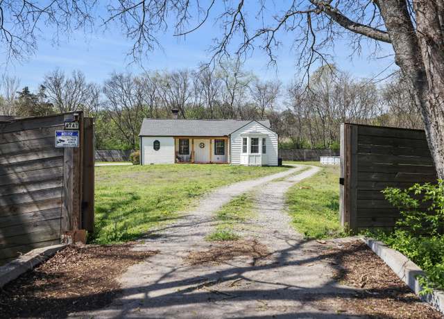 Property at 4747 Drakes Branch Rd, Nashville, TN 37218, 3 beds, 2 baths