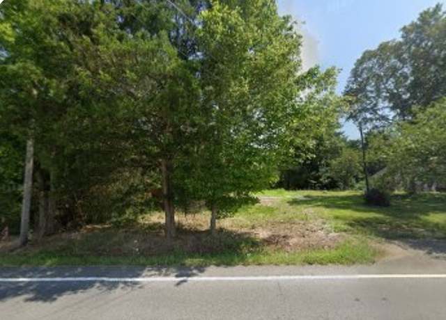 Property at 1239 N Main St, Tennessee Ridge, TN 37178