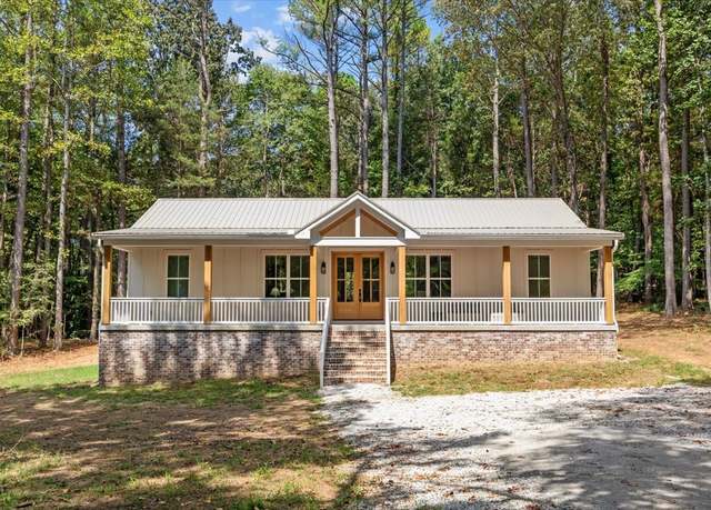 Property at 118 Long Rd, Charlotte, TN 37036, 3 beds, 2 baths