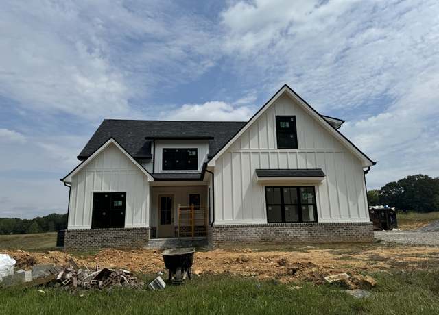 Property at 3151 Sulphur Springs Rd, Clarksville, TN 37043, 4 beds, 4 baths