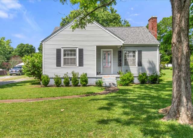 Property at 956 E Commerce St, Lewisburg, TN 37091, 3 beds, 2 baths