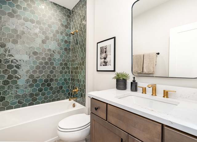 Property at 830 42nd Ave N, Nashville, TN 37209, 3 beds, 2.5 baths