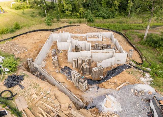 Property at 9532 Tarren Mill Ln, Brentwood, TN 37027, 6 beds, 7 baths