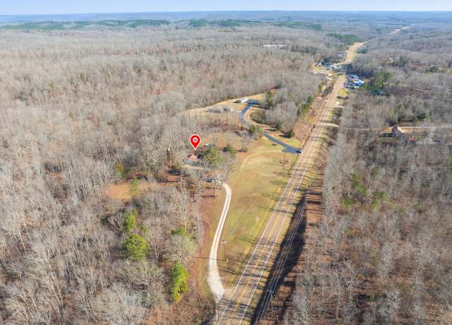 Property at 3689 Highway 412 E, Parsons, TN 38363, 3 beds, 2.5 baths