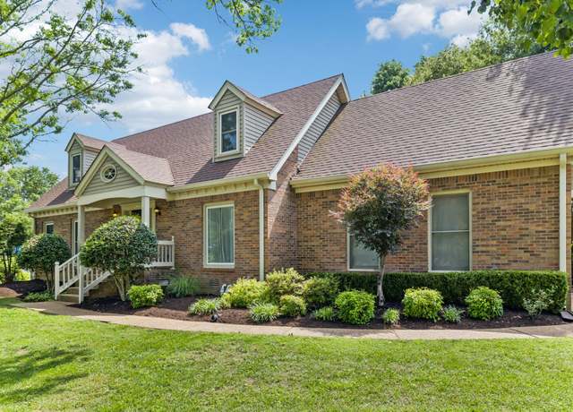 Property at 7201 S Colony Dr, Nashville, TN 37221, 4 beds, 2.5 baths