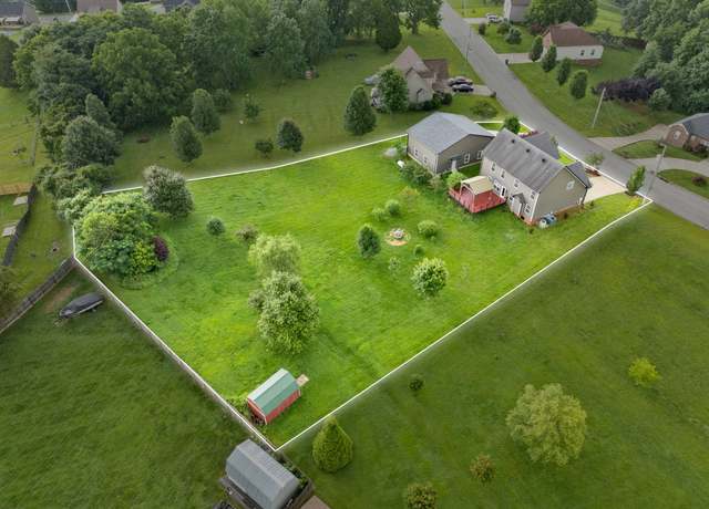 Property at 1441 Rustys Ln, Clarksville, TN 37042, 3 beds, 2.5 baths