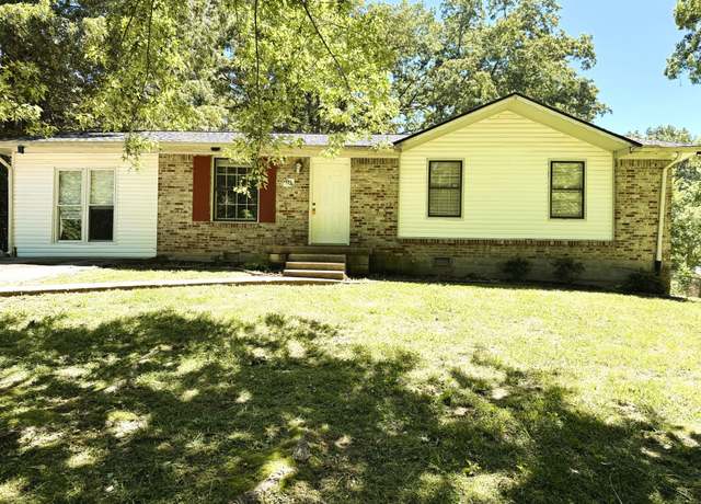 Property at 2836 Thrush Dr, Clarksville, TN 37040, 4 beds, 2 baths
