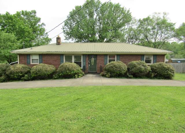 Property at 1422 Sandy St, Lewisburg, TN 37091, 4 beds, 2 baths