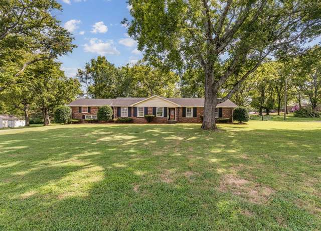 Property at 717 Lambert Dr, Nashville, TN 37220, 3 beds, 3 baths