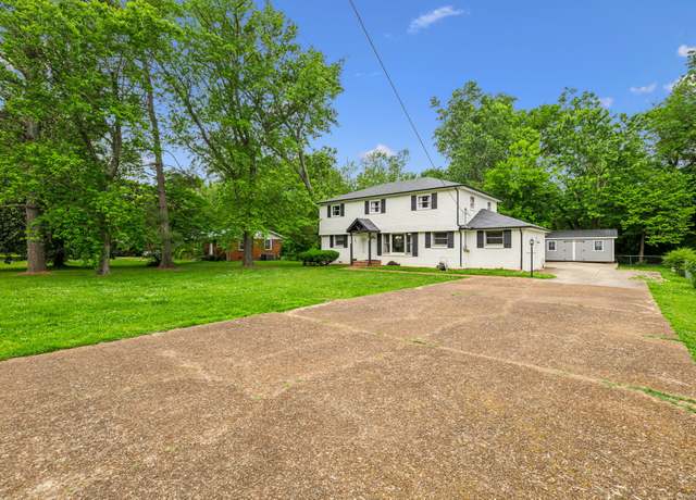 Property at 1615 Diana St, Murfreesboro, TN 37130, 4 beds, 3.5 baths